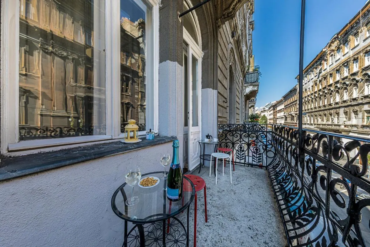 Luxury Art Deco Flat / Big Balcony Daire Budapeşte