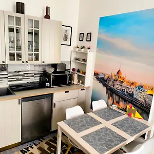 Apartment Margaret & Violet - Stylish Downtown In, Budapest